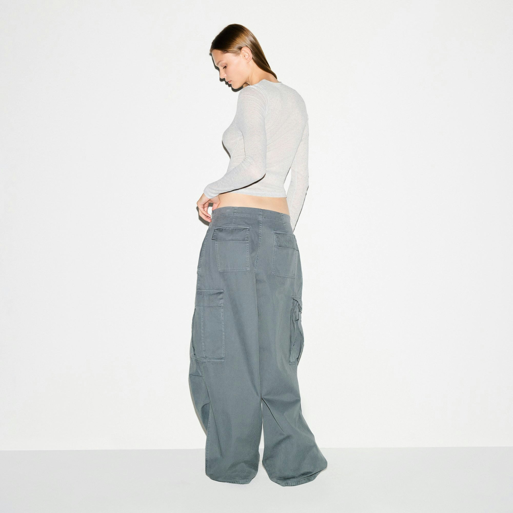 OUTDOOR WOVEN OVERSIZED CARGO PANT | ZIRCON ON A MODEL FRONT VIEW @ | FOCUS: 0.0, 1.0, 0.9
