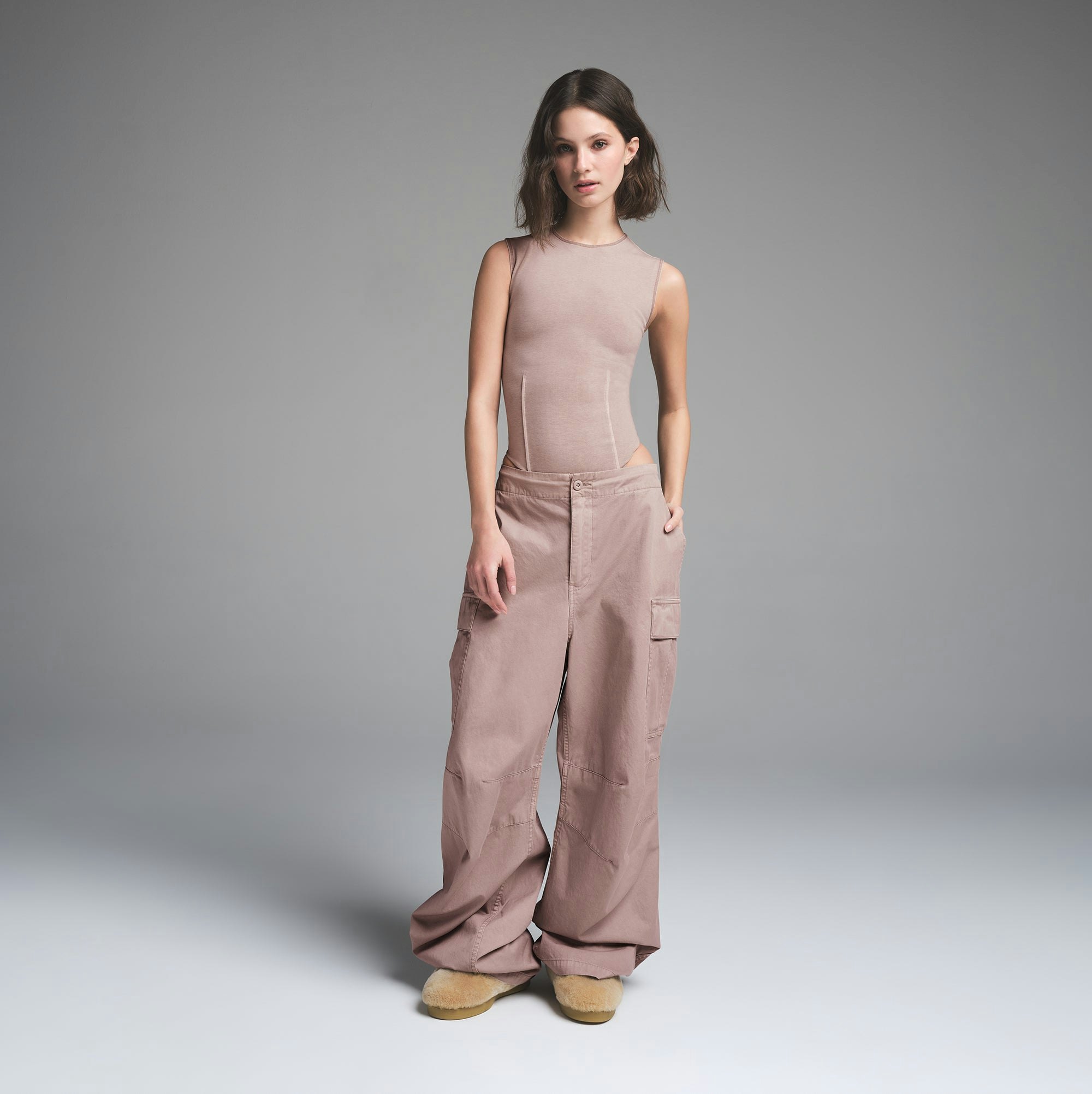 OUTDOOR WOVEN CARGO PANT | FAWN ON A MODEL FRONT VIEW | FOCUS: 0.0, 1.0, 0.9
