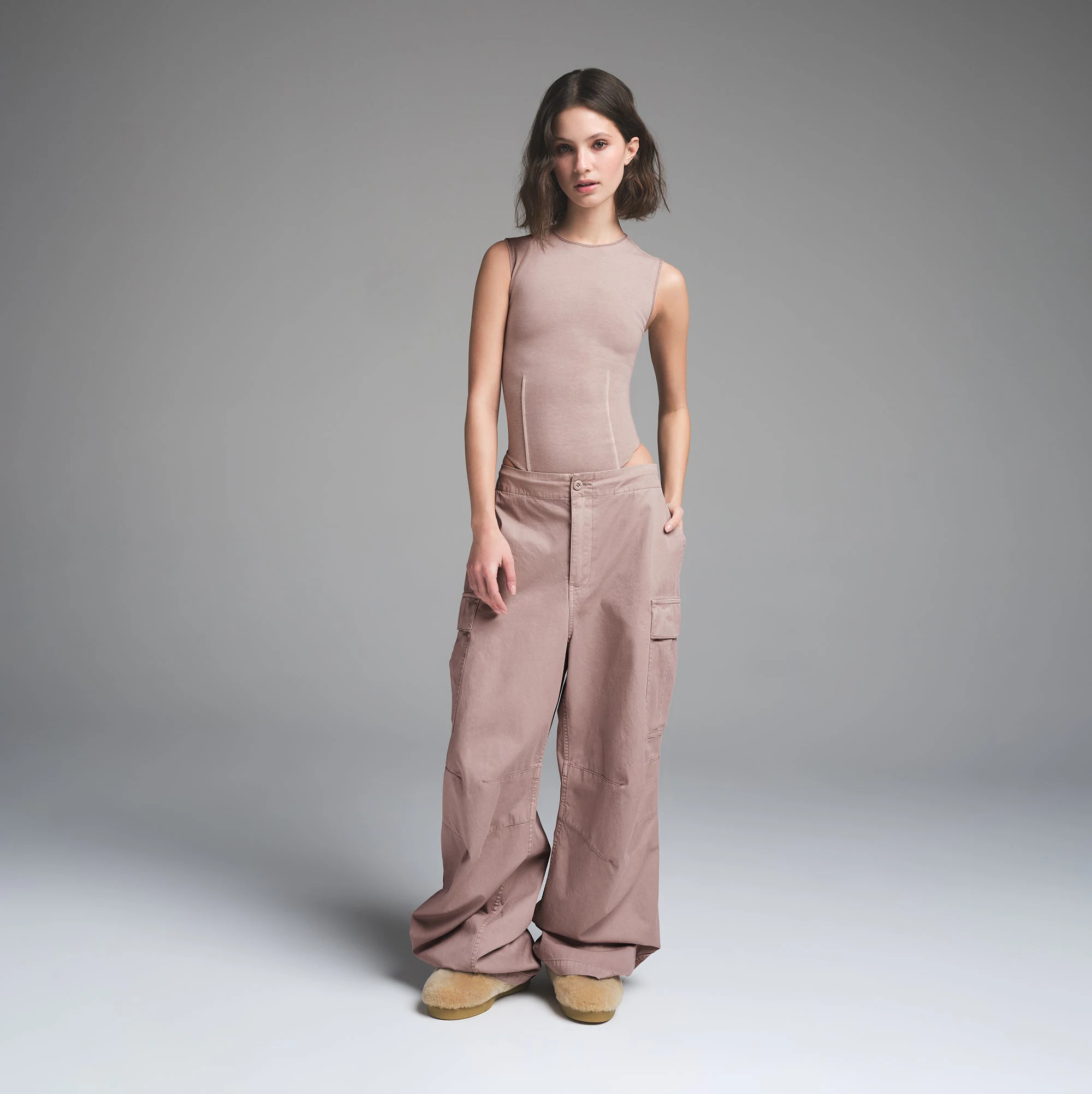 OUTDOOR WOVEN CARGO PANT | FAWN ON A MODEL FRONT VIEW | FOCUS: 0.0, 1.0, 0.9