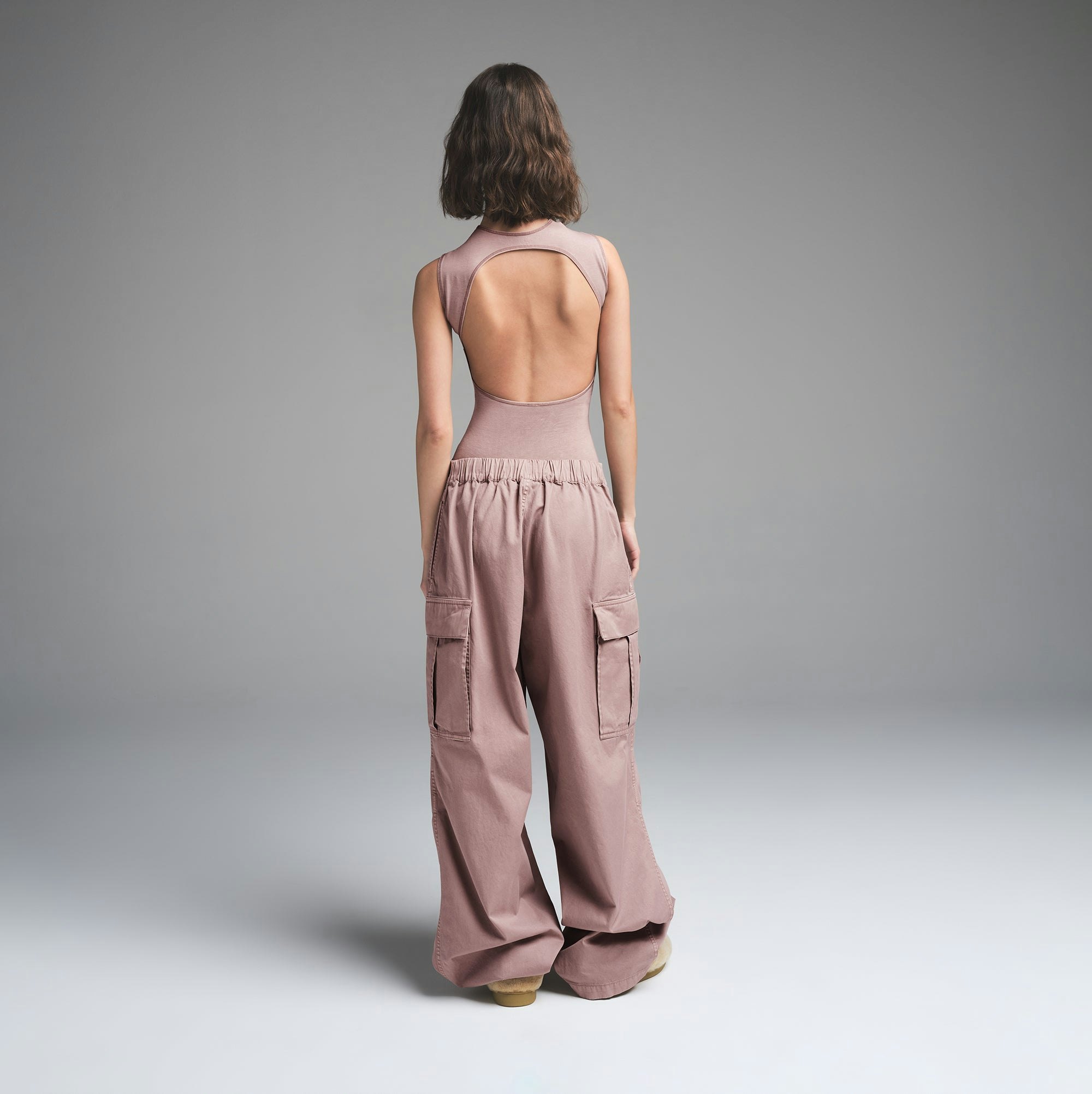 OUTDOOR WOVEN CARGO PANT | FAWN ON A MODEL BACK VIEW | FOCUS: 0.0, 1.0, 0.9