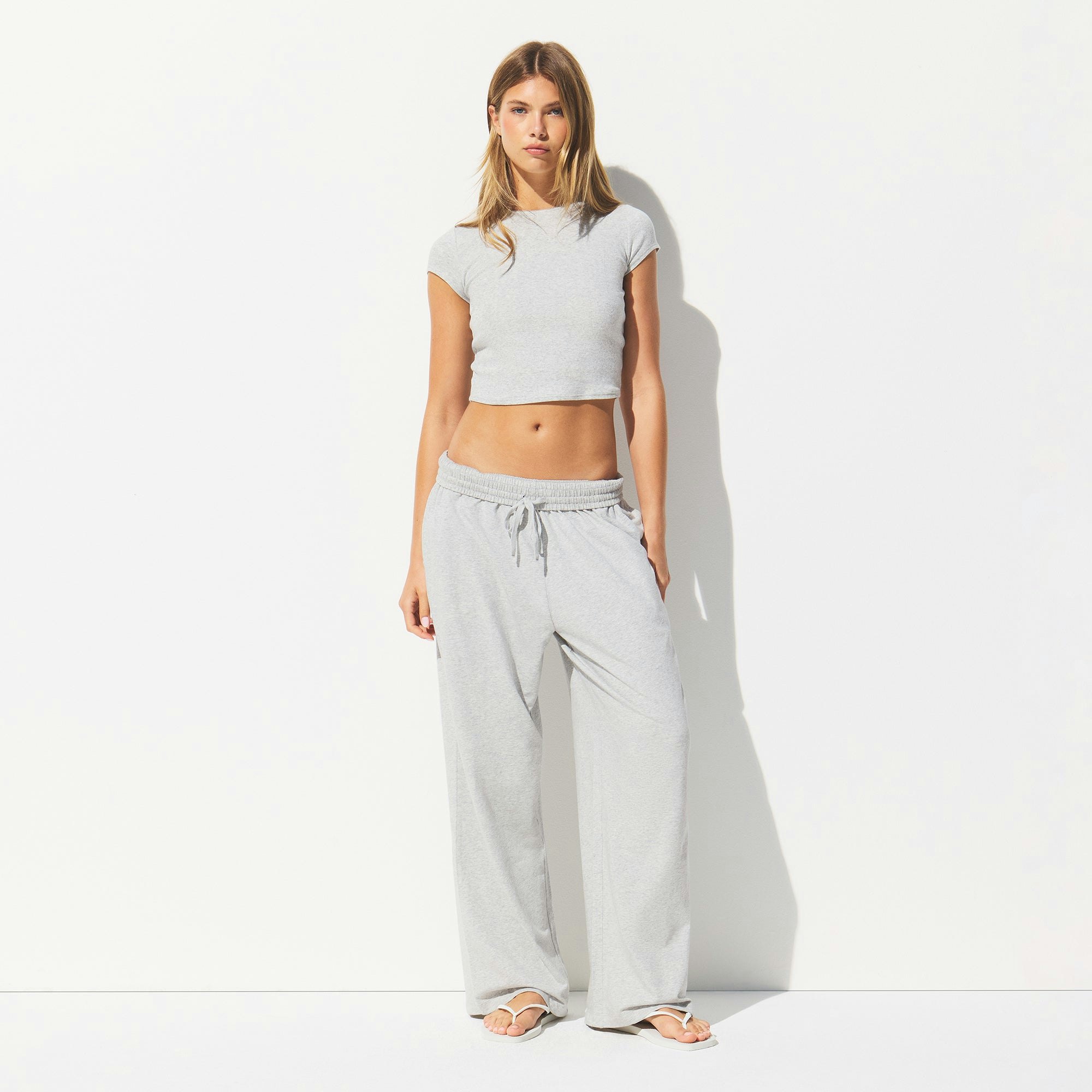 COTTON JERSEY WIDE LEG PANT | LIGHT HEATHER GREY ON A MODEL FRONT VIEW @ | FOCUS: 0.0, 1.0, 0.9