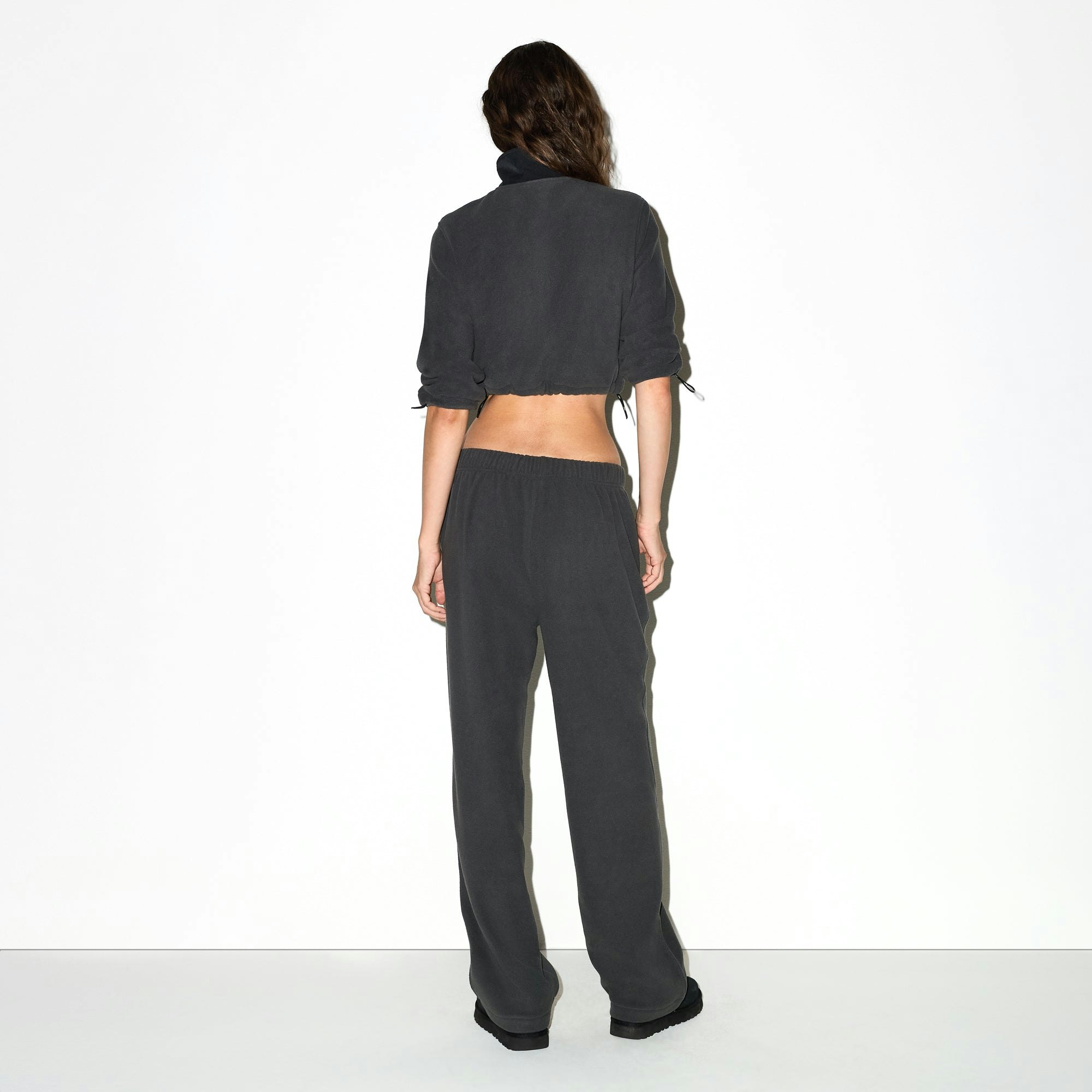 OUTDOOR FLEECE STRAIGHT LEG PANT | ASH ON A MODEL FRONT VIEW @ | FOCUS: 0.0, 1.0, 0.9