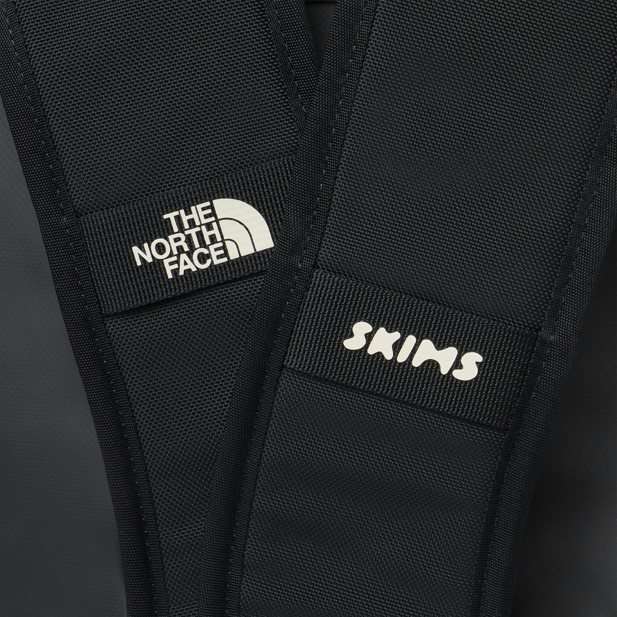 THE NORTH FACE X SKIMS LARGE BASE CAMP DUFFLE BAG | ONYX ADDITIONAL FABRIC DETAILS