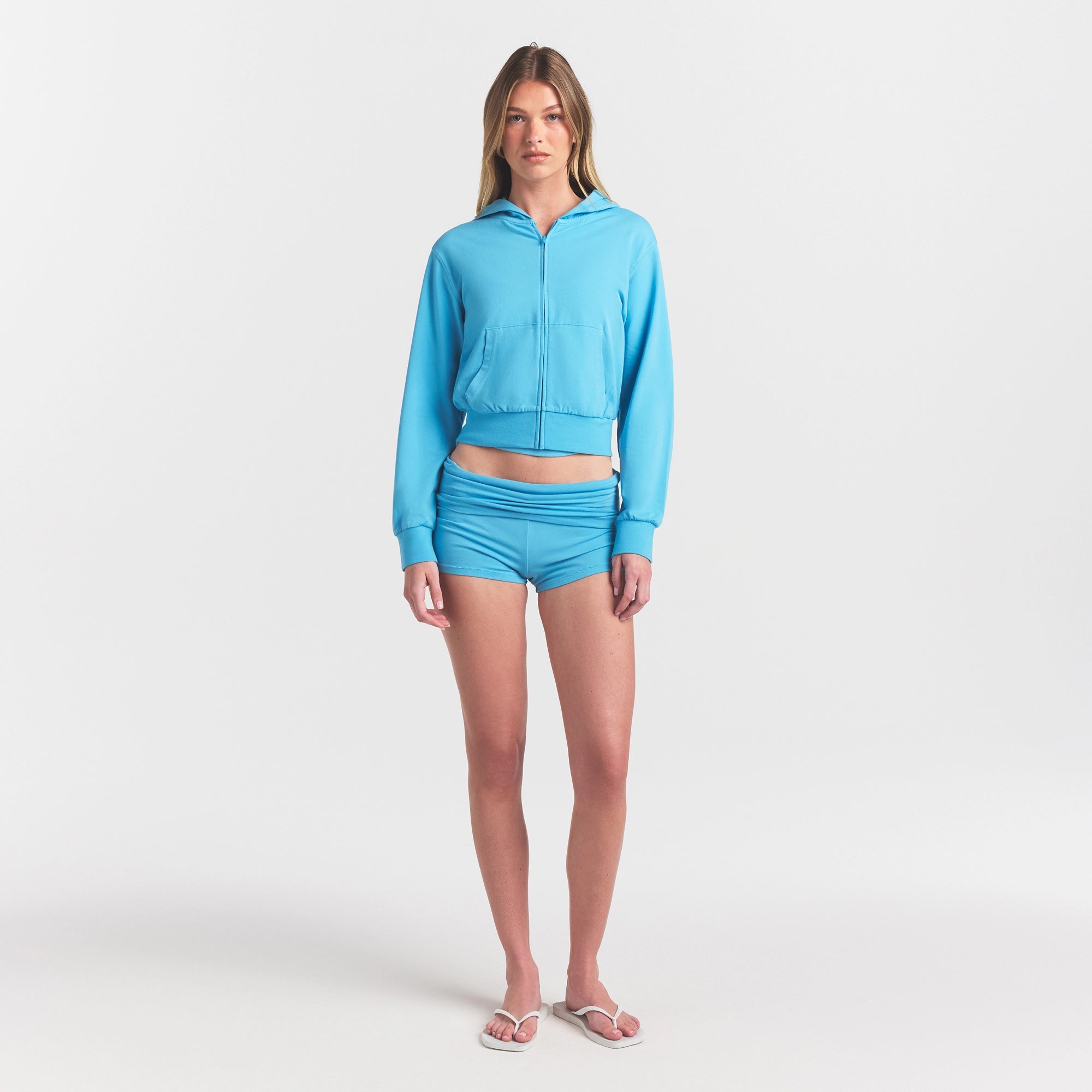COTTON JERSEY ZIP UP HOODIE | WATER ON A MODEL FRONT VIEW @ | FOCUS: 0.0, 1.0, 0.9