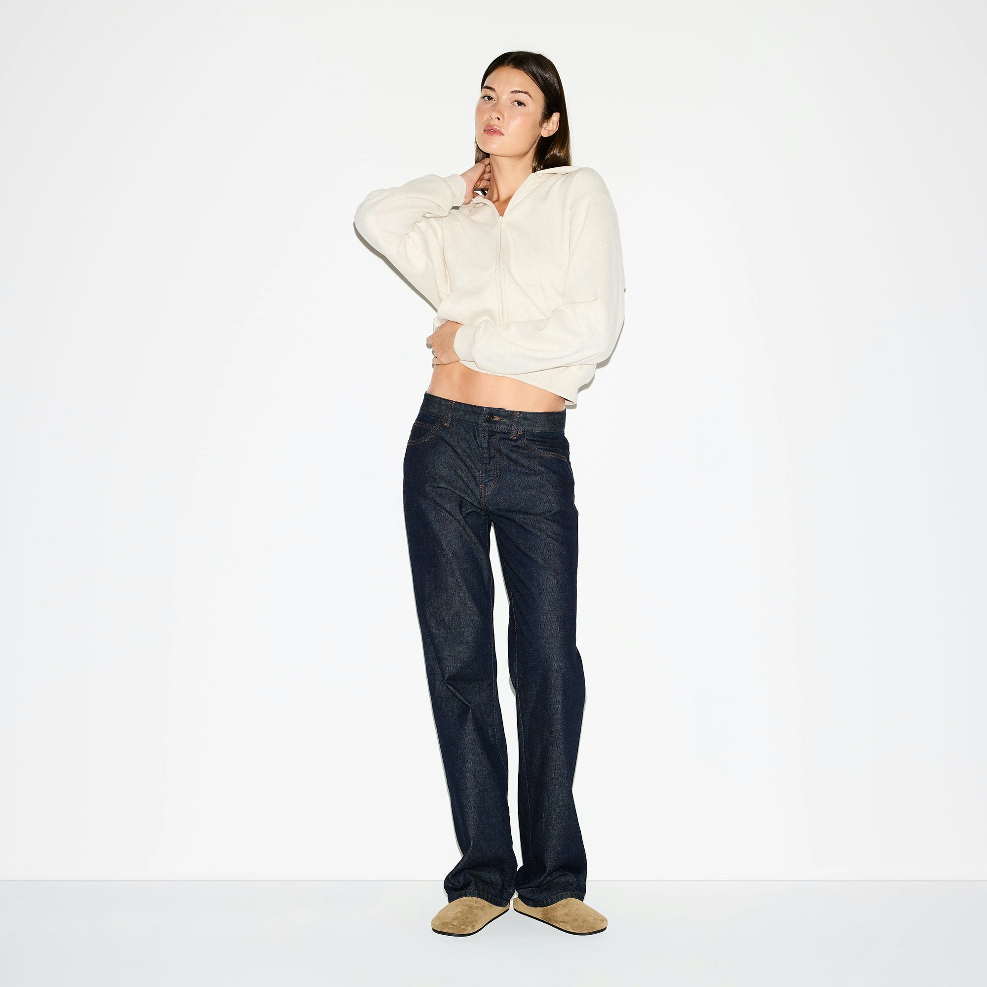 COTTON FLEECE CLASSIC ZIP UP HOODIE | OATMEAL HEATHER ON A MODEL FRONT VIEW @ | FOCUS: 0.0, 1.0, 0.9