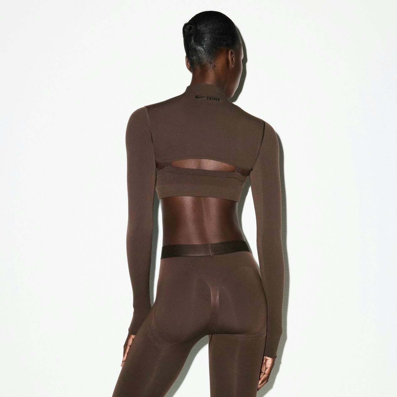 NikeSKIMS VINTAGE SEAMLESS SHRUG | PHOENIX ON A MODEL SIDE VIEW @ | FOCUS: 0.0, 1.0, 0.9