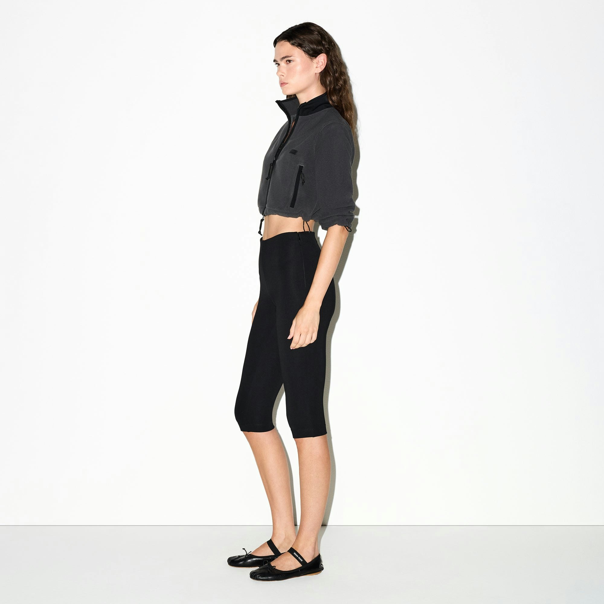 OUTDOOR FLEECE SHRUNKEN ZIP UP JACKET | ASH ON A MODEL FRONT VIEW @ | FOCUS: 0.0, 1.0, 0.9