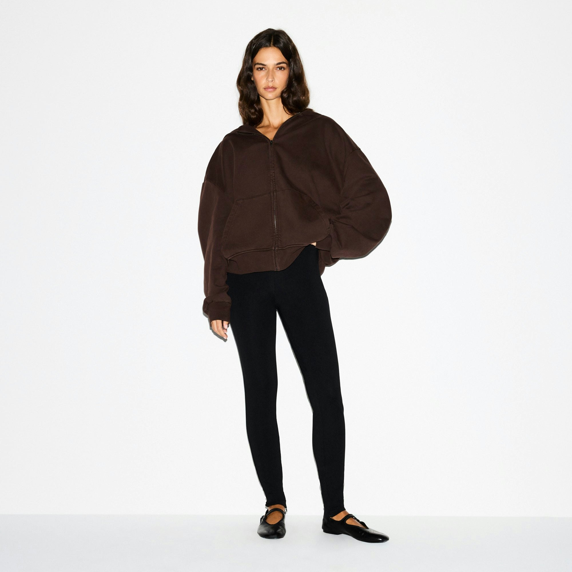 BOYFRIEND FLEECE OVERSIZED ZIP UP HOODIE | ESPRESSO ON A MODEL FRONT VIEW @ | FOCUS: 0.0, 1.0, 0.9