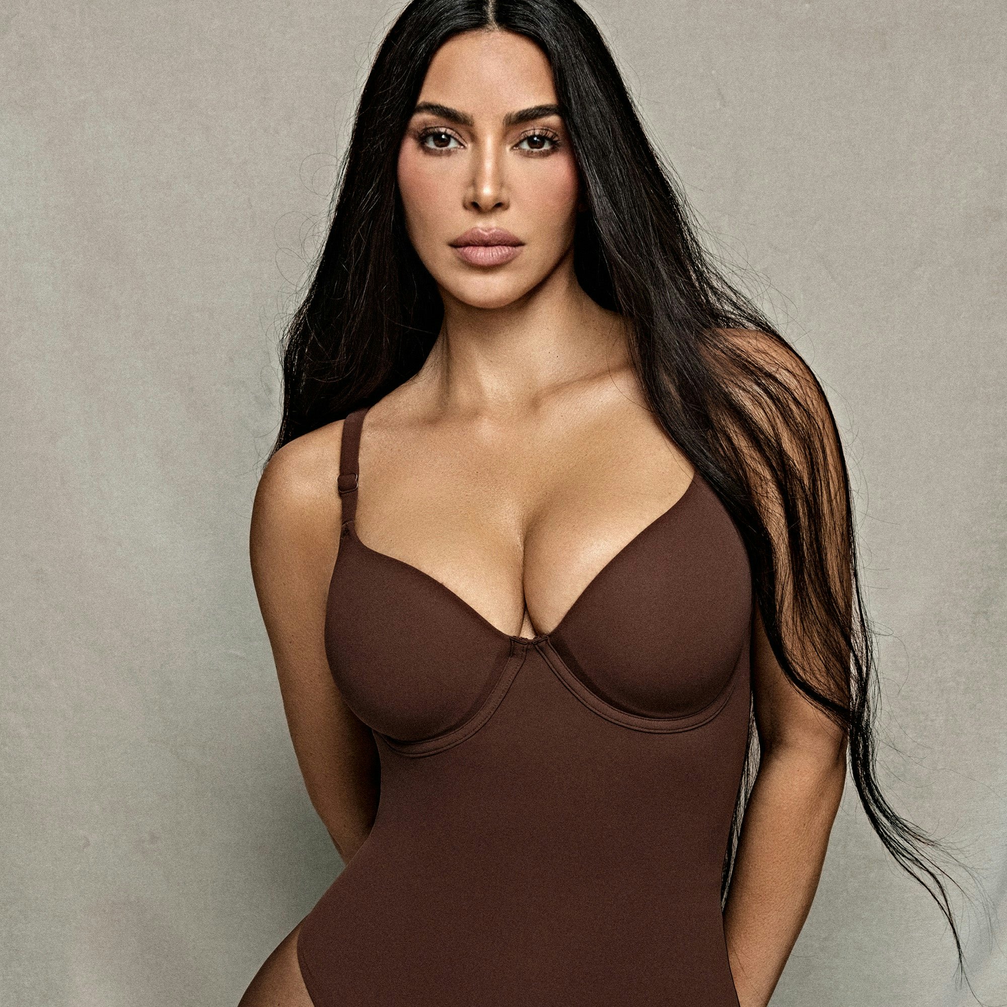 FITS EVERYBODY BACK SMOOTHING CAMPAIGN IMAGERY KK