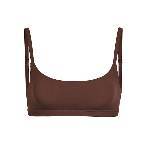 FITS EVERYBODY SCOOP BRALETTE | COCOA (SCOOP BRALETTES) LAYS FLAT ON A WHITE BACKGROUND | FLT