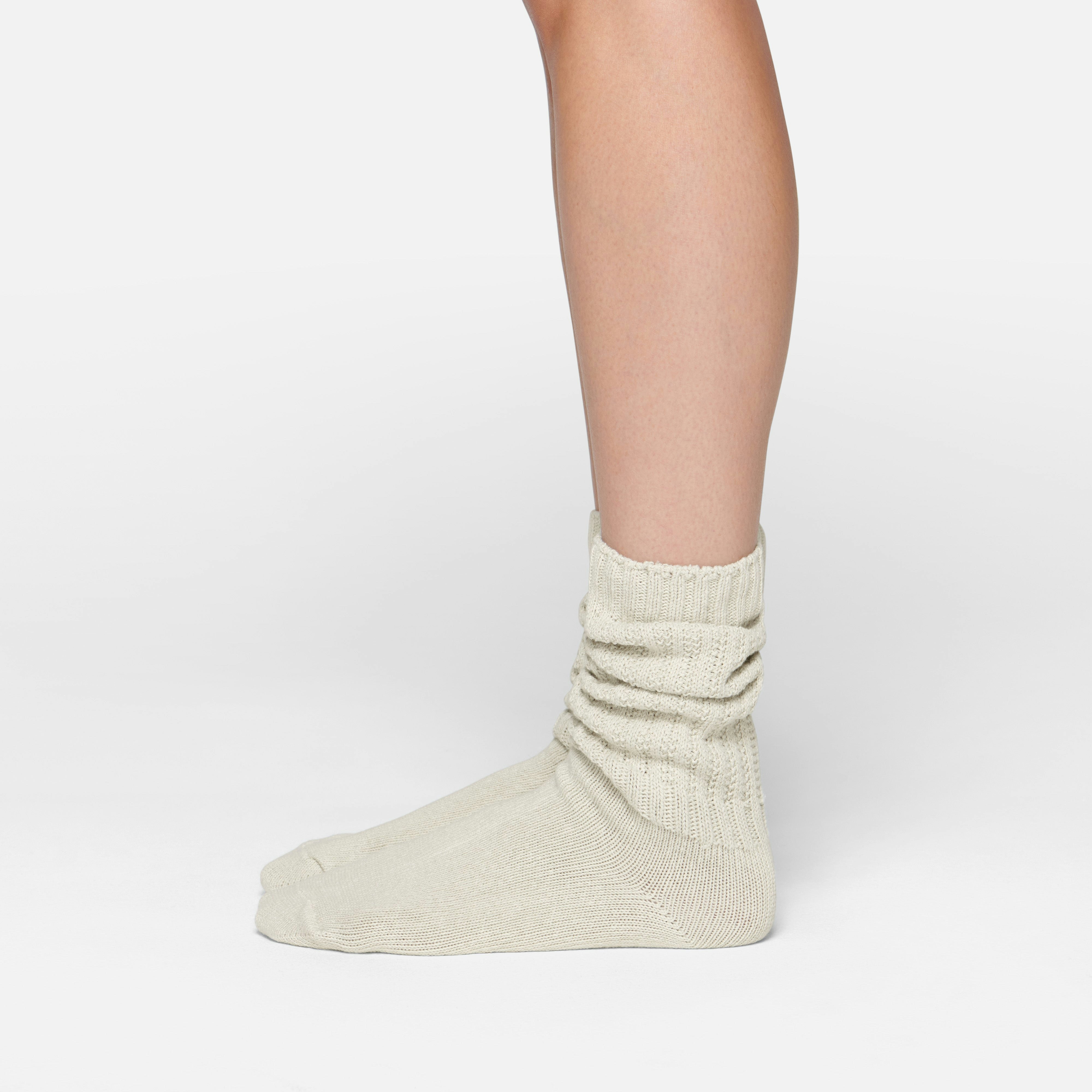 SLOUCHY CABLE SOCK