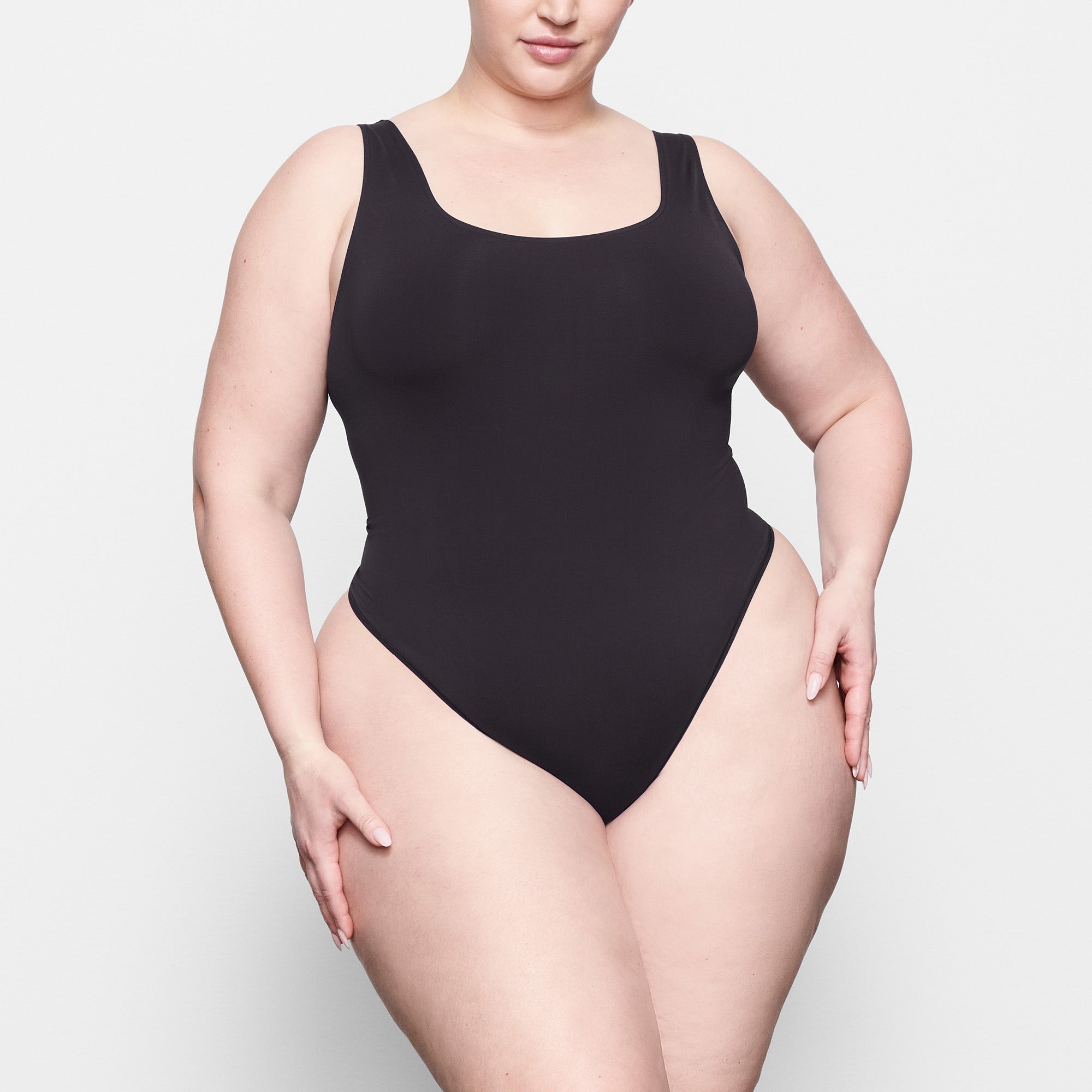 SOFT SMOOTHING SEAMLESS THONG BODYSUIT ONYX