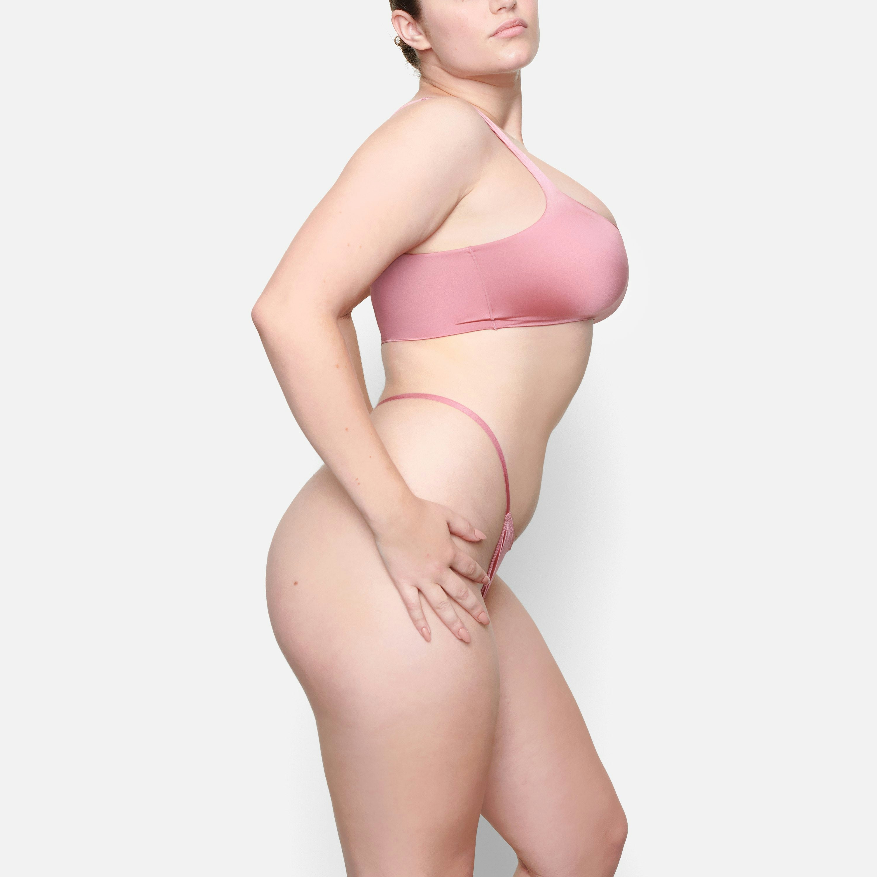 STRETCH SATIN SQUARE NECK BRA ON A MODEL