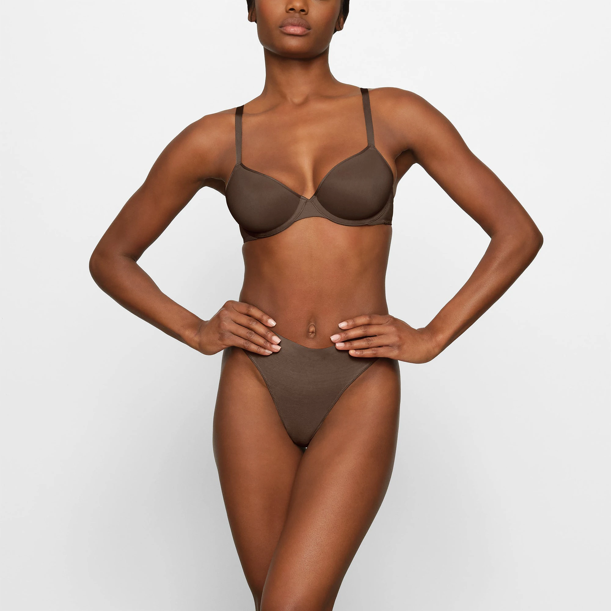 WEIGHTLESS DEMI BRA WORN BY A MODEL IN FRONT VIEW