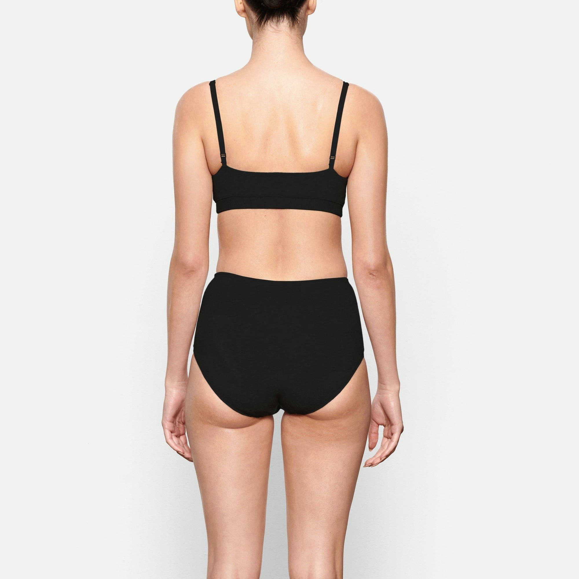 COTTON JERSEY SCOOP BRALETTE WORN BY A MODEL IN BACK VIEW