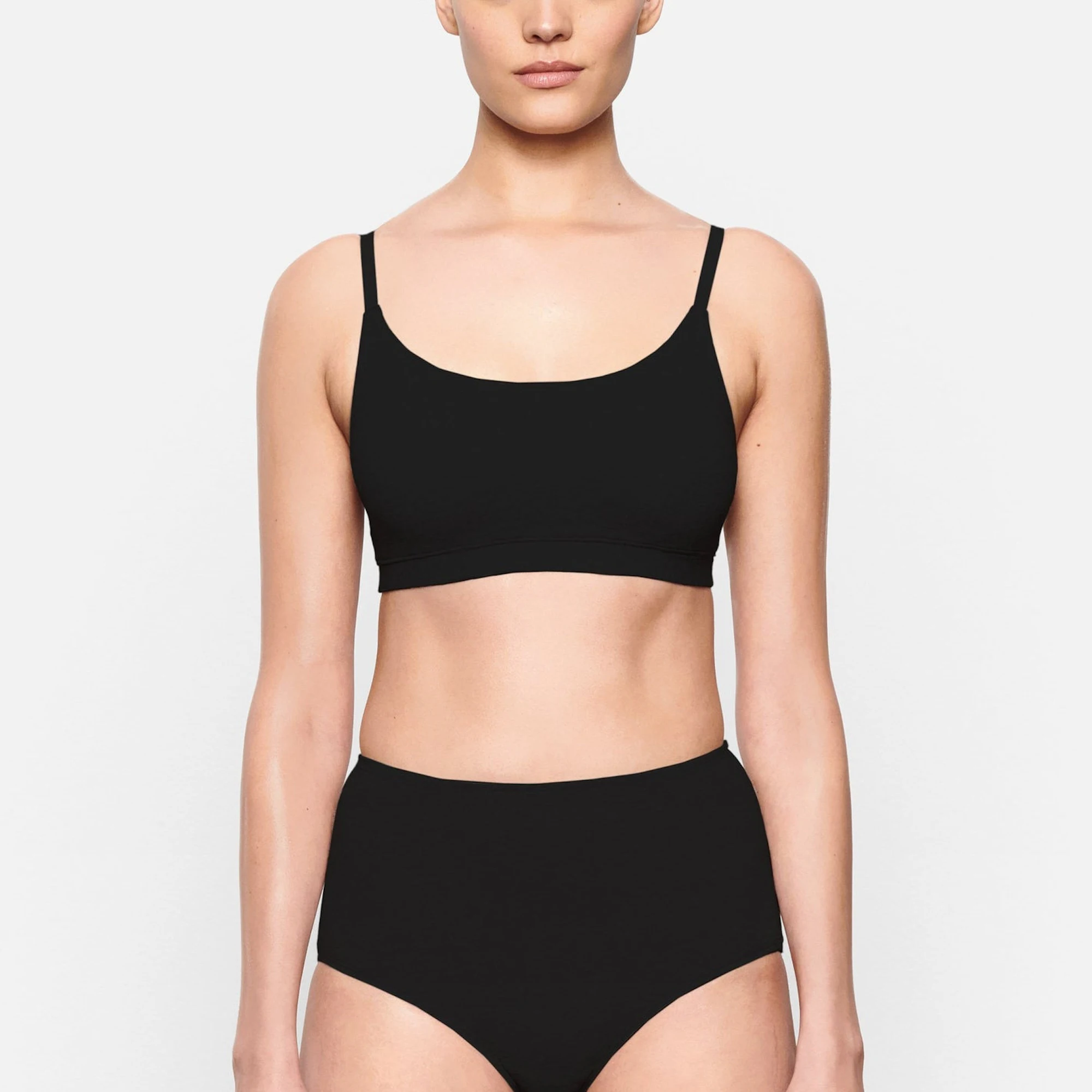COTTON JERSEY SCOOP BRALETTE WORN BY A MODEL IN FRONT VIEW