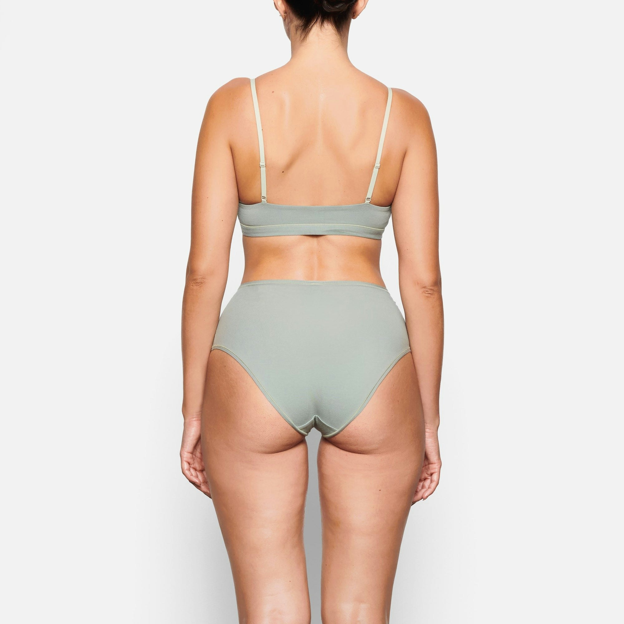 COTTON JERSEY SCOOP BRALETTE WORN BY A MODEL IN BACK VIEW