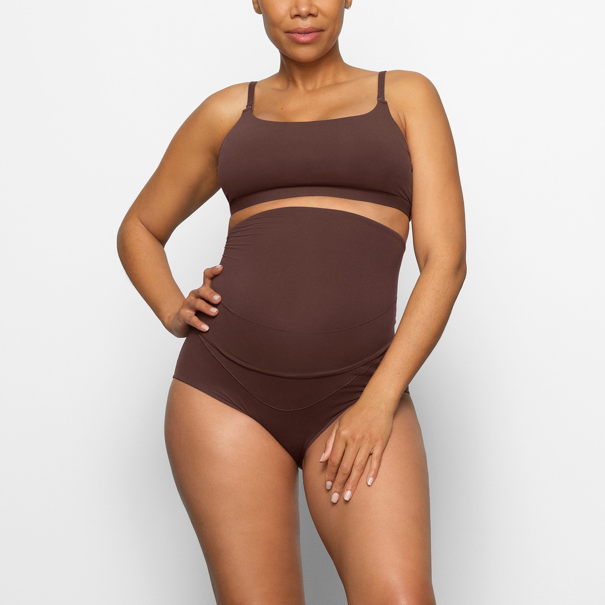 FITS EVERYBODY MATERNITY NURSING SCOOP BRALETTE WORN BY A MODEL IN FRONT VIEW | SEE: M, L, XL