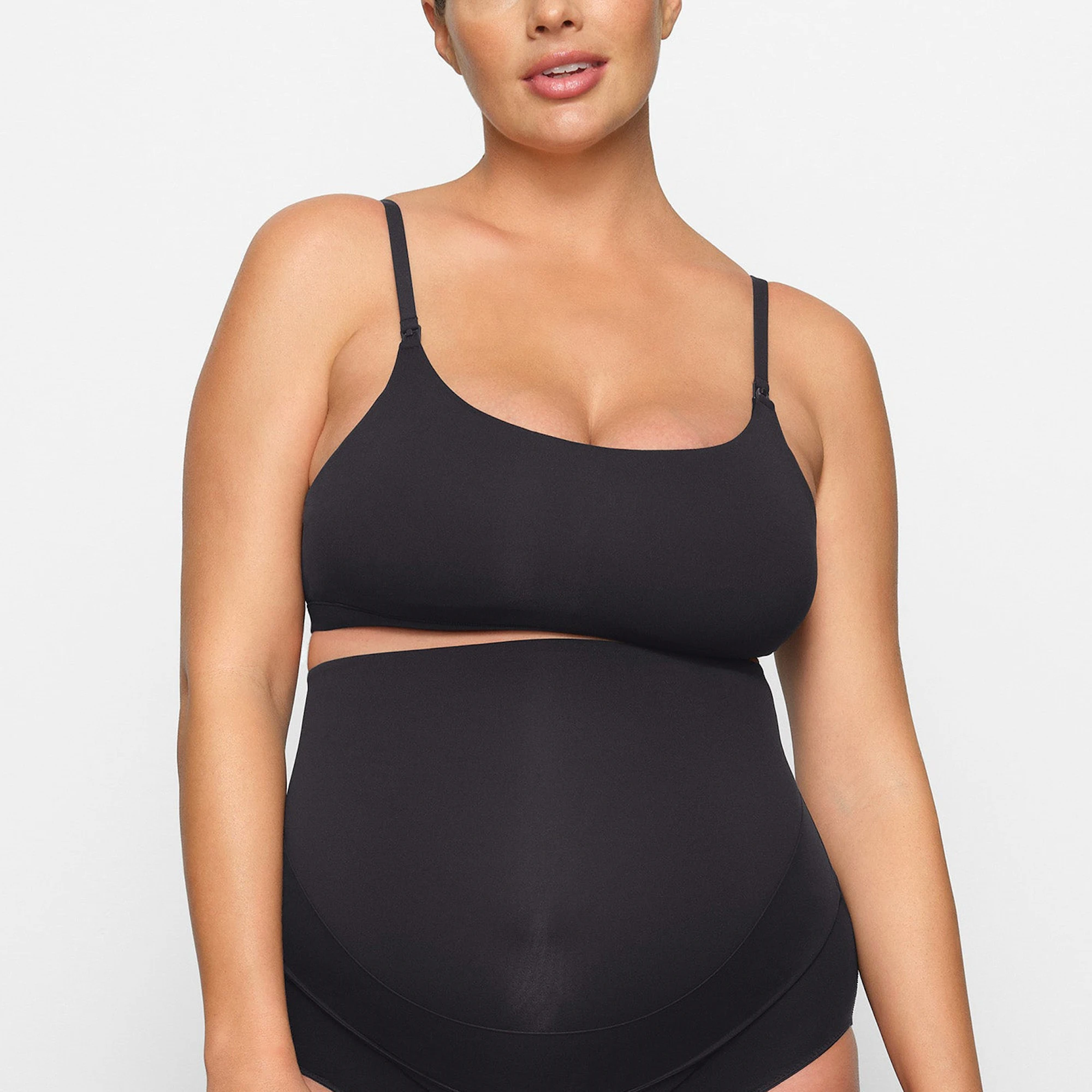 FITS EVERYBODY MATERNITY NURSING SCOOP BRALETTE WORN BY A MODEL IN FRONT VIEW, XL