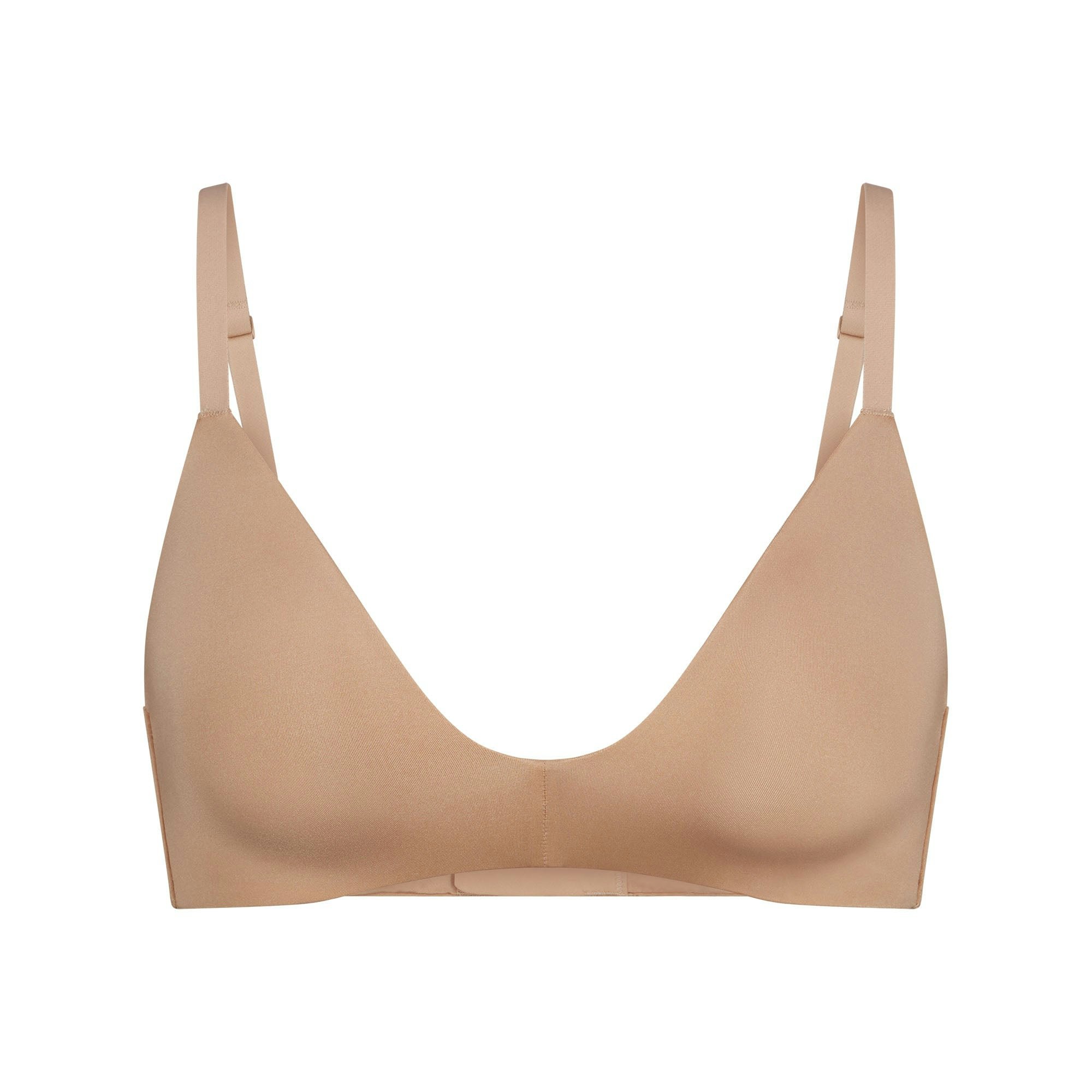 WIRELESS FORM T-SHIRT DEMI BRA | CLAY (DEMI BRAS) LAYS FLAT ON A WHITE BACKGROUND | FLT