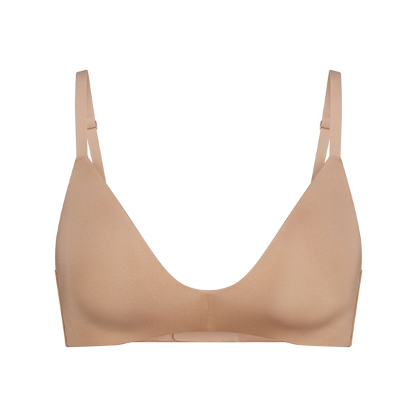 WIRELESS FORM T-SHIRT DEMI BRA | CLAY (DEMI BRAS) LAYS FLAT ON A WHITE BACKGROUND | FLT