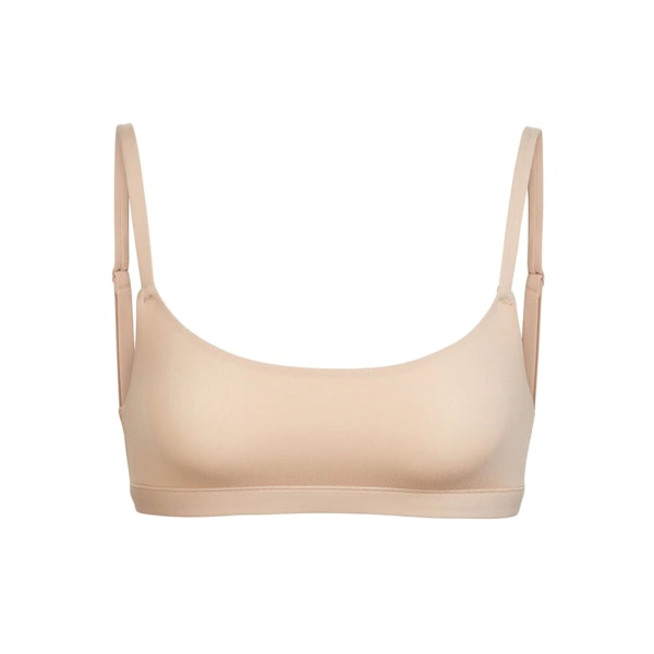 FITS EVERYBODY SCOOP BRALETTE | MICA (SCOOP BRALETTES) LAYS FLAT ON A WHITE BACKGROUND | FLT