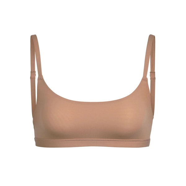 FITS EVERYBODY SCOOP BRALETTE | SIENNA (SCOOP BRALETTES) LAYS FLAT ON A WHITE BACKGROUND | FLT