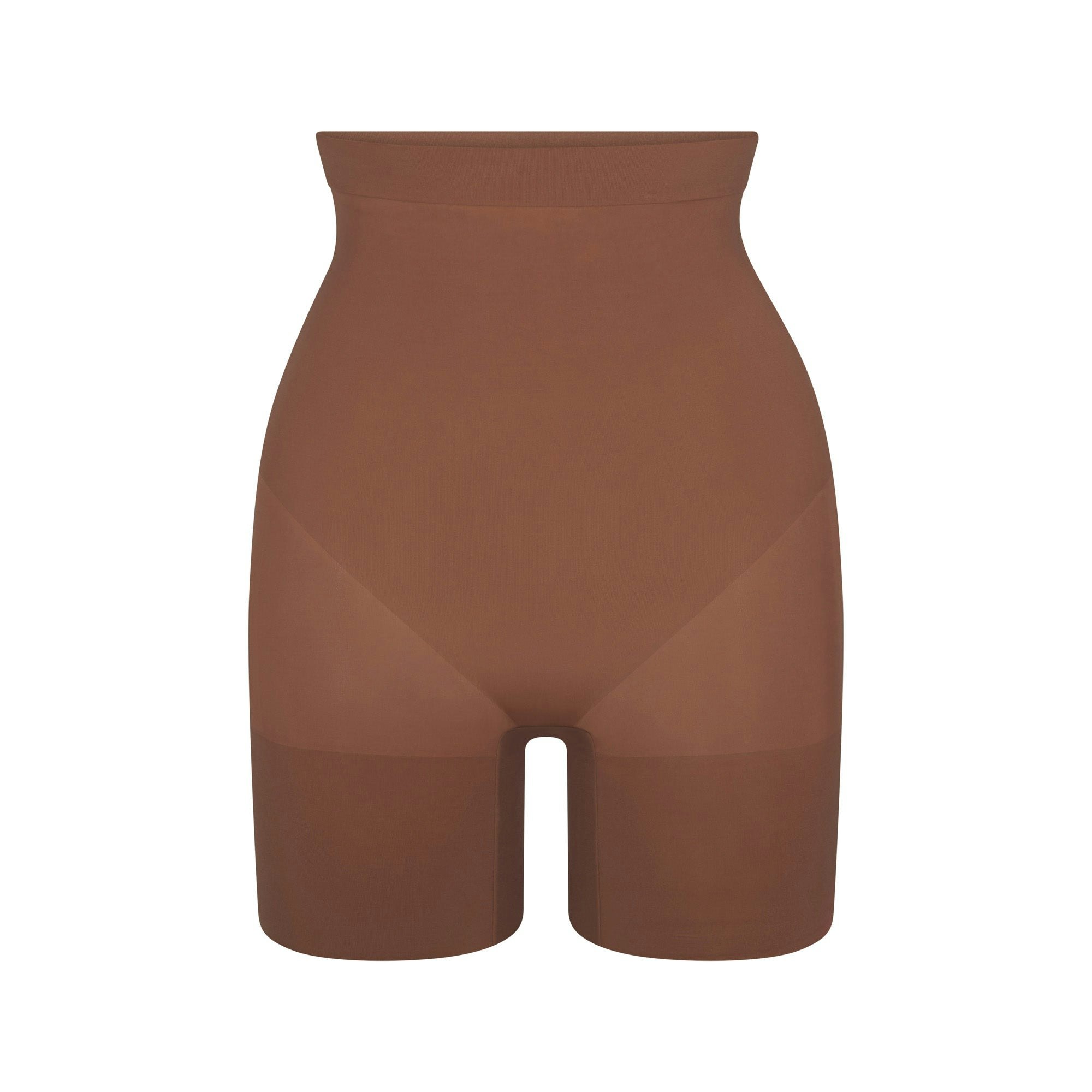 EVERYDAY SCULPT HIGH-WAISTED MID THIGH SHORT LAYS FLAT ON A WHITE BACKGROUND | FLT