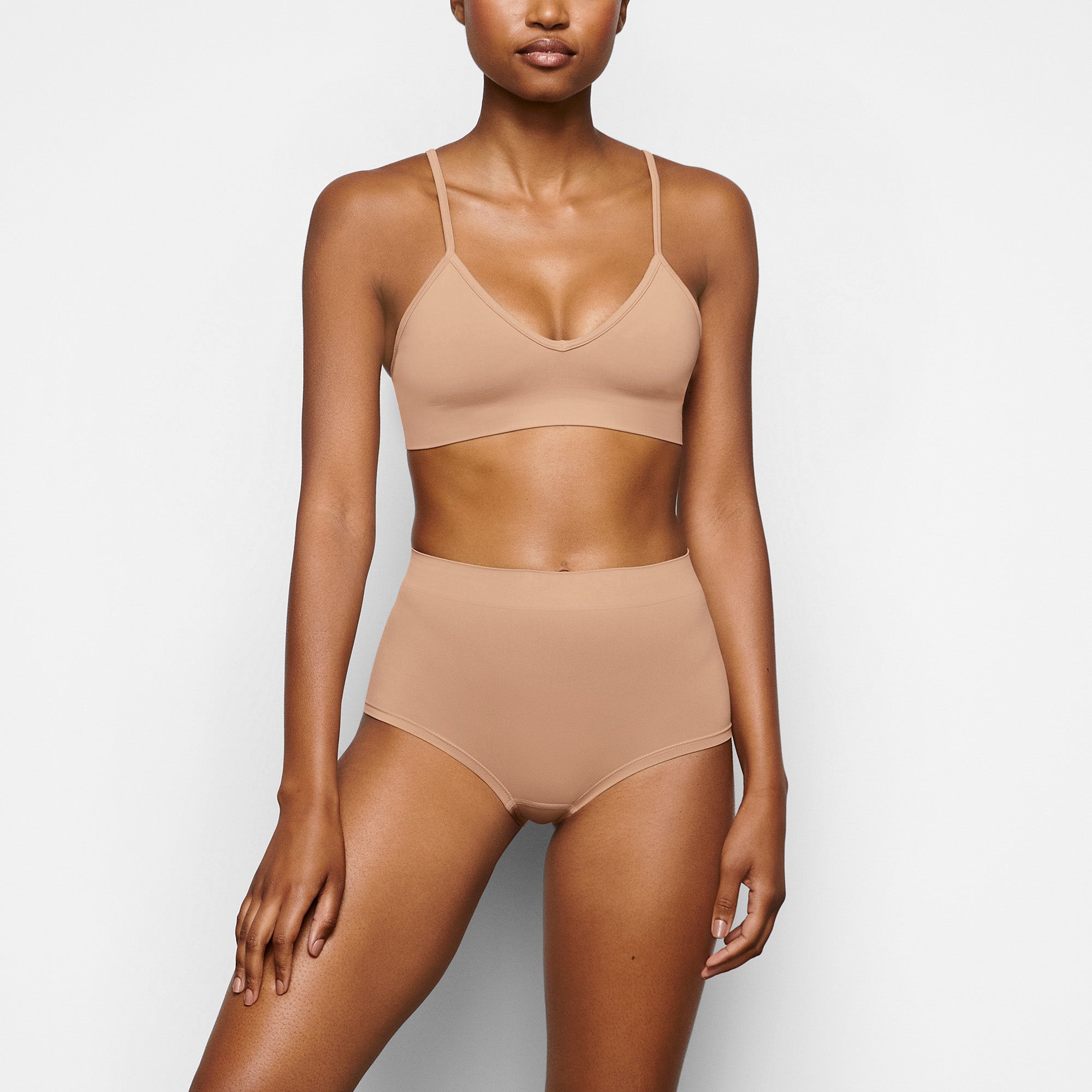 SOFT SMOOTHING BOY SHORT WORN BY A MODEL IN FRONT VIEW