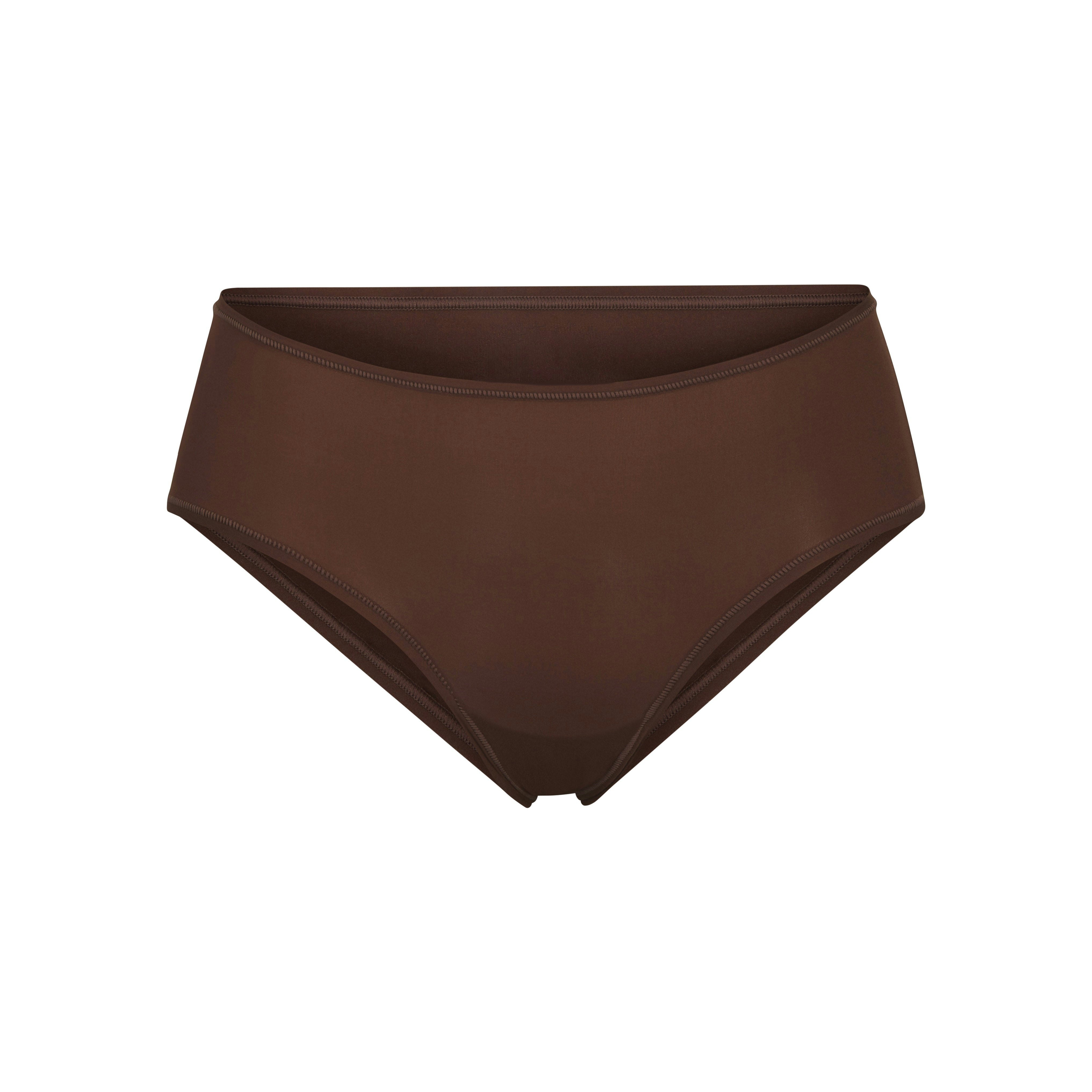 FITS EVERYBODY BRIEF | COCOA (BRIEFS, PANTIES) LAYS FLAT ON A WHITE BACKGROUND | FLT
