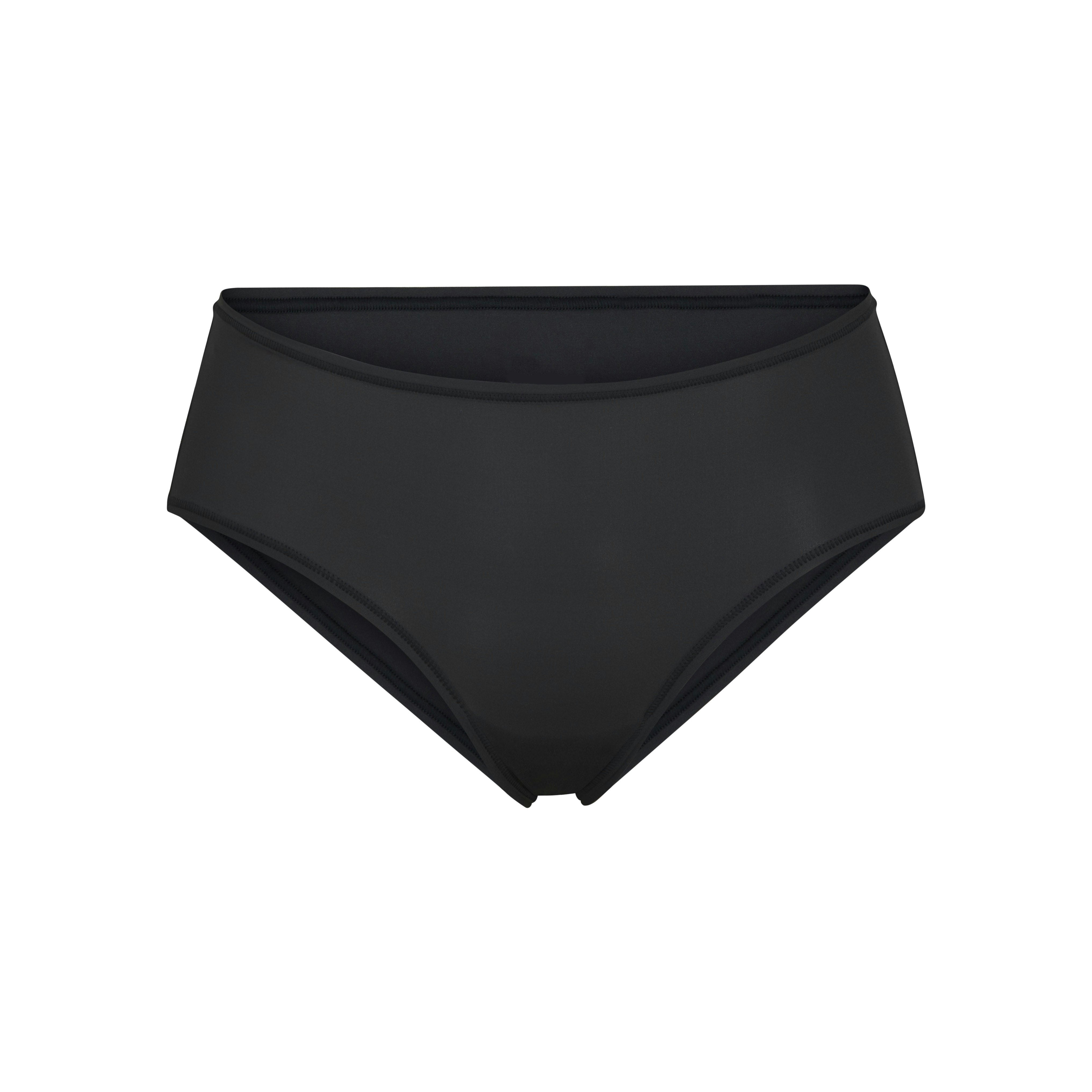FITS EVERYBODY BRIEF | ONYX (BRIEFS, PANTIES) LAYS FLAT ON A WHITE BACKGROUND | FLT