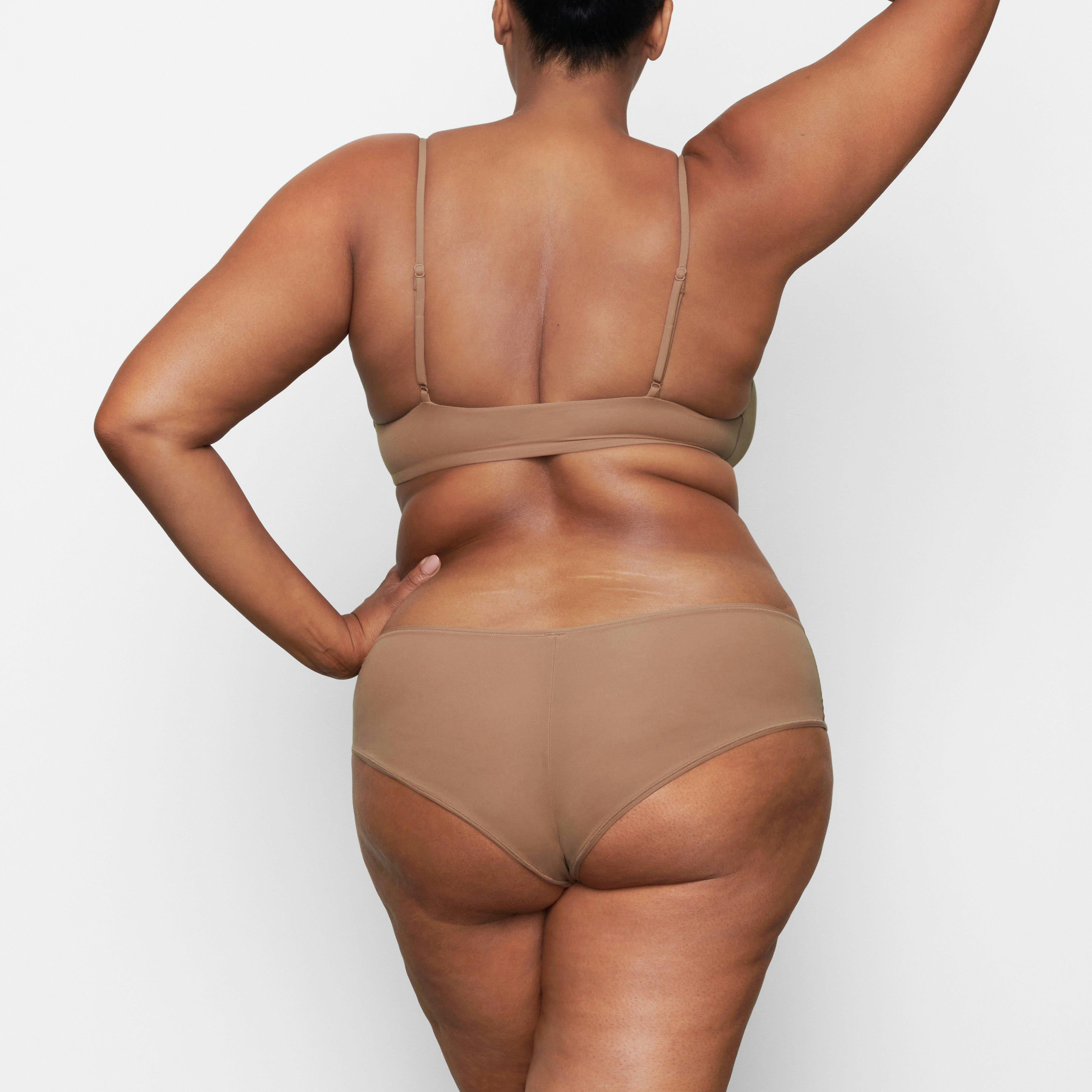 FITS EVERYBODY MINI BOY SHORT ON A MODEL