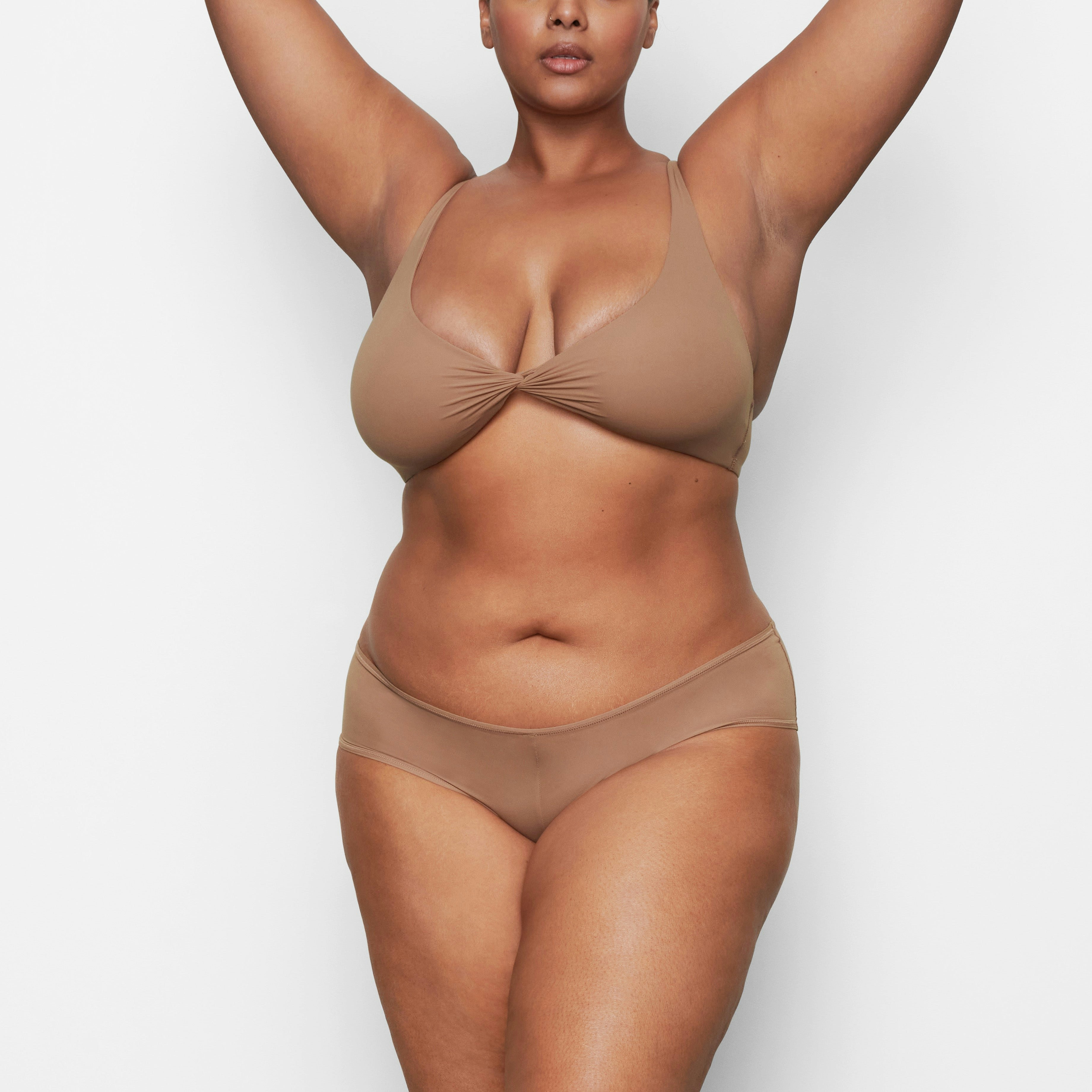 FITS EVERYBODY MINI BOY SHORT ON A MODEL