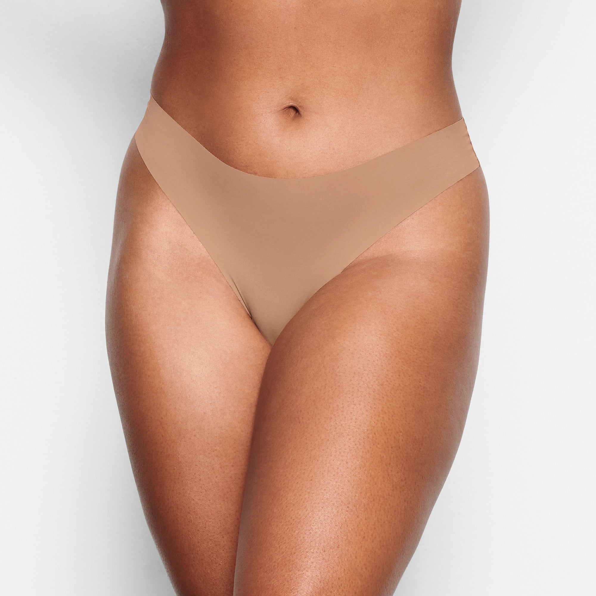 FREE CUT MID WAIST THONG | FOCUS: 0.1, 0.9, 0.9