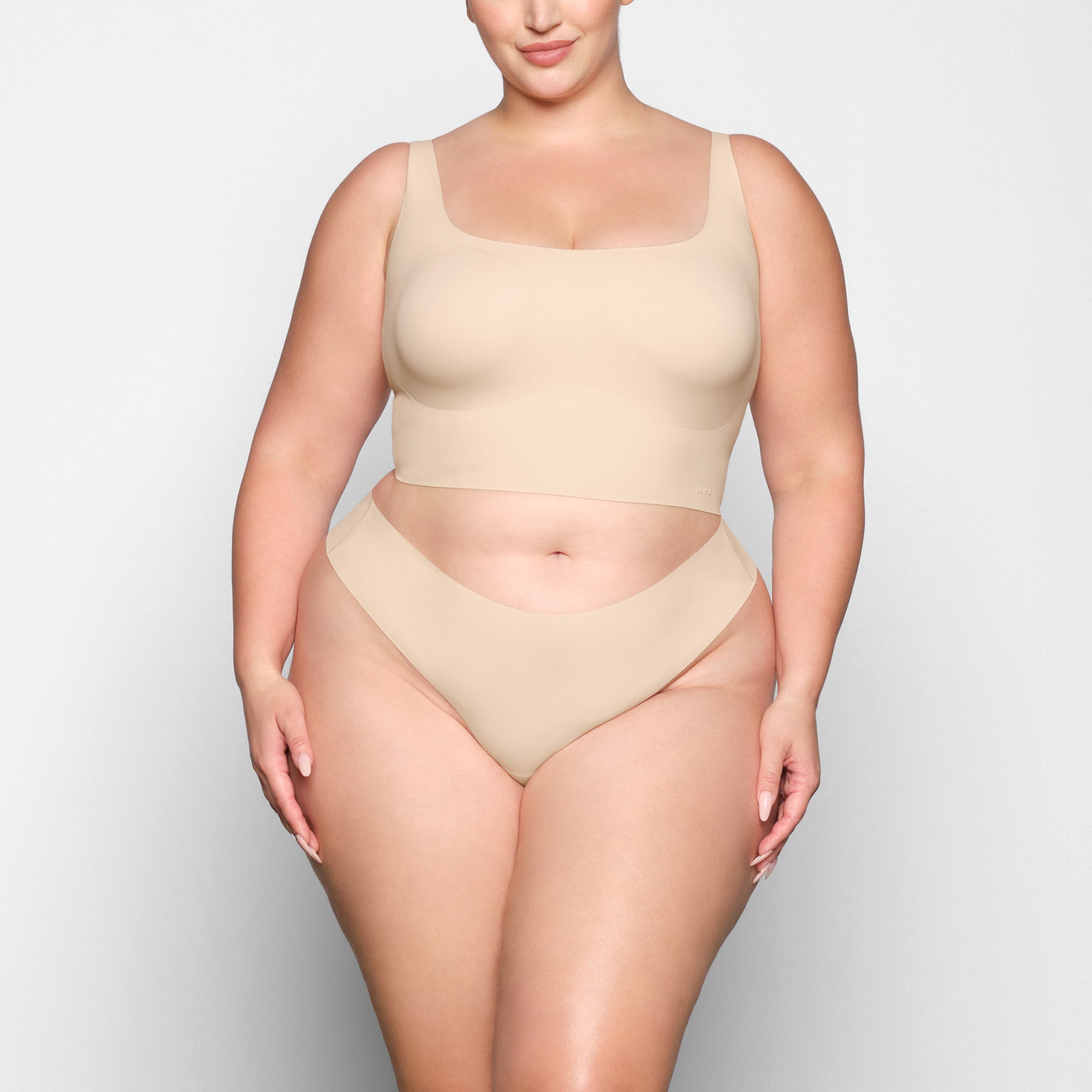 FREE CUT MID WAIST THONG 