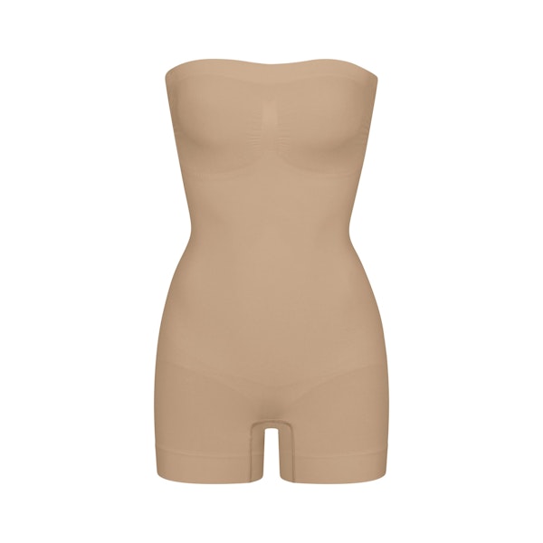SEAMLESS SCULPT STRAPLESS SHORTIE BODYSUIT | CLAY (ONESIES, BODYSUITS) LAYS FLAT ON A WHITE BACKGROUND | FLT