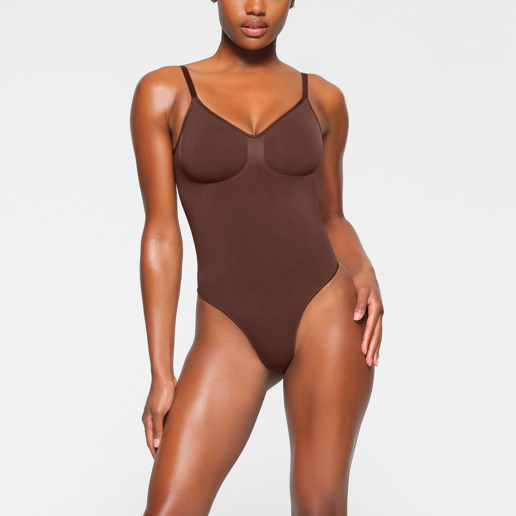 SEAMLESS SCULPT LOW BACK THONG BODYSUIT | COCOA
