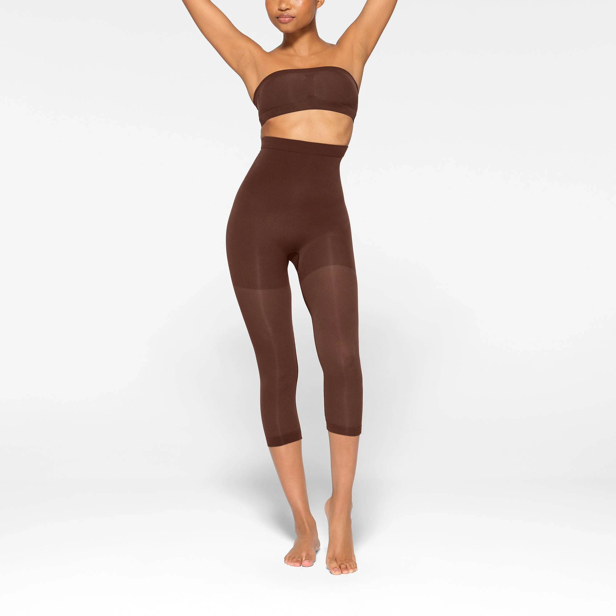 SEAMLESS SCULPT HIGH-WAISTED LEGGING WORN BY A MODEL IN FRONT VIEW | SEE: XXS, XS, S