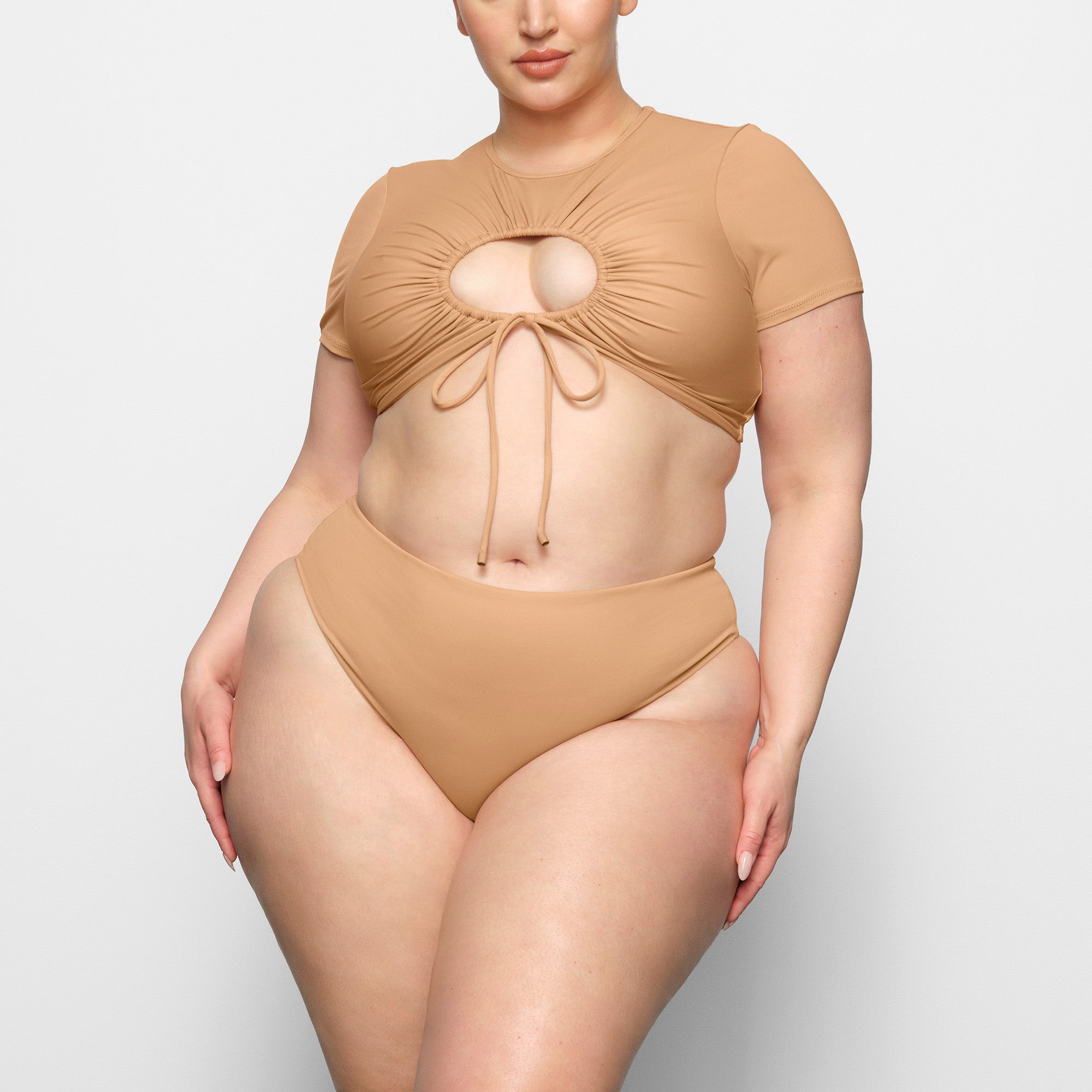 SWIM RUCHED T-SHIRT WORN BY A MODEL IN FRONT VIEW | SEE: 2X, 3X, 4X