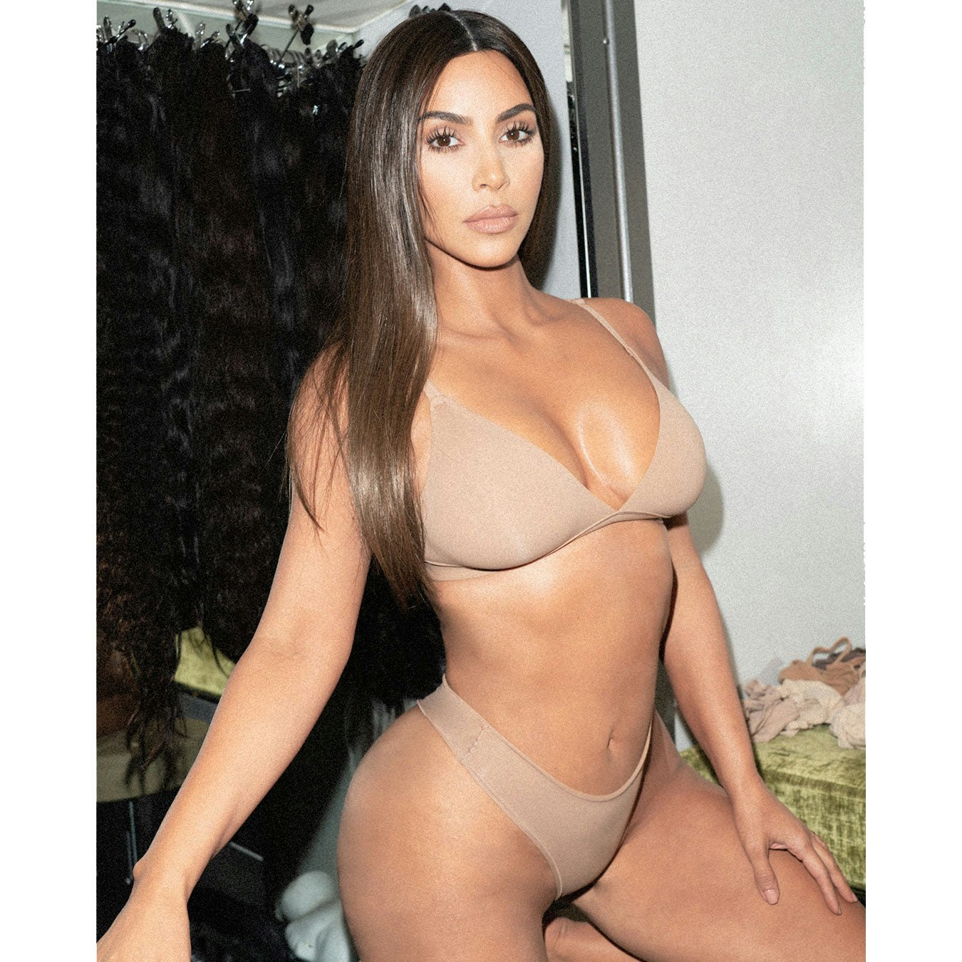 FITS EVERYBODY DIPPED FRONT THONG SHOWN ON A MODEL IN A CAMPAIGN PHOTOSHOOT